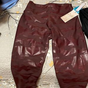 NWT burgundy camo leggings SAGE
